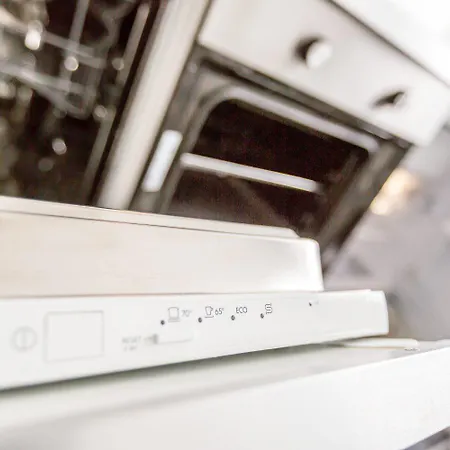 Fully Equipped With Balcony * 도르마겐